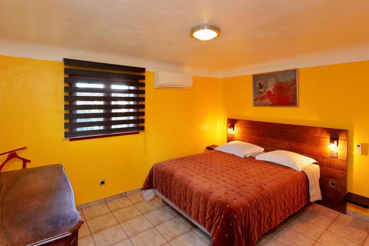 Domaine Pozzo Di Mastri Hotel & Spa Figari  Ngoại thất bức ảnh
