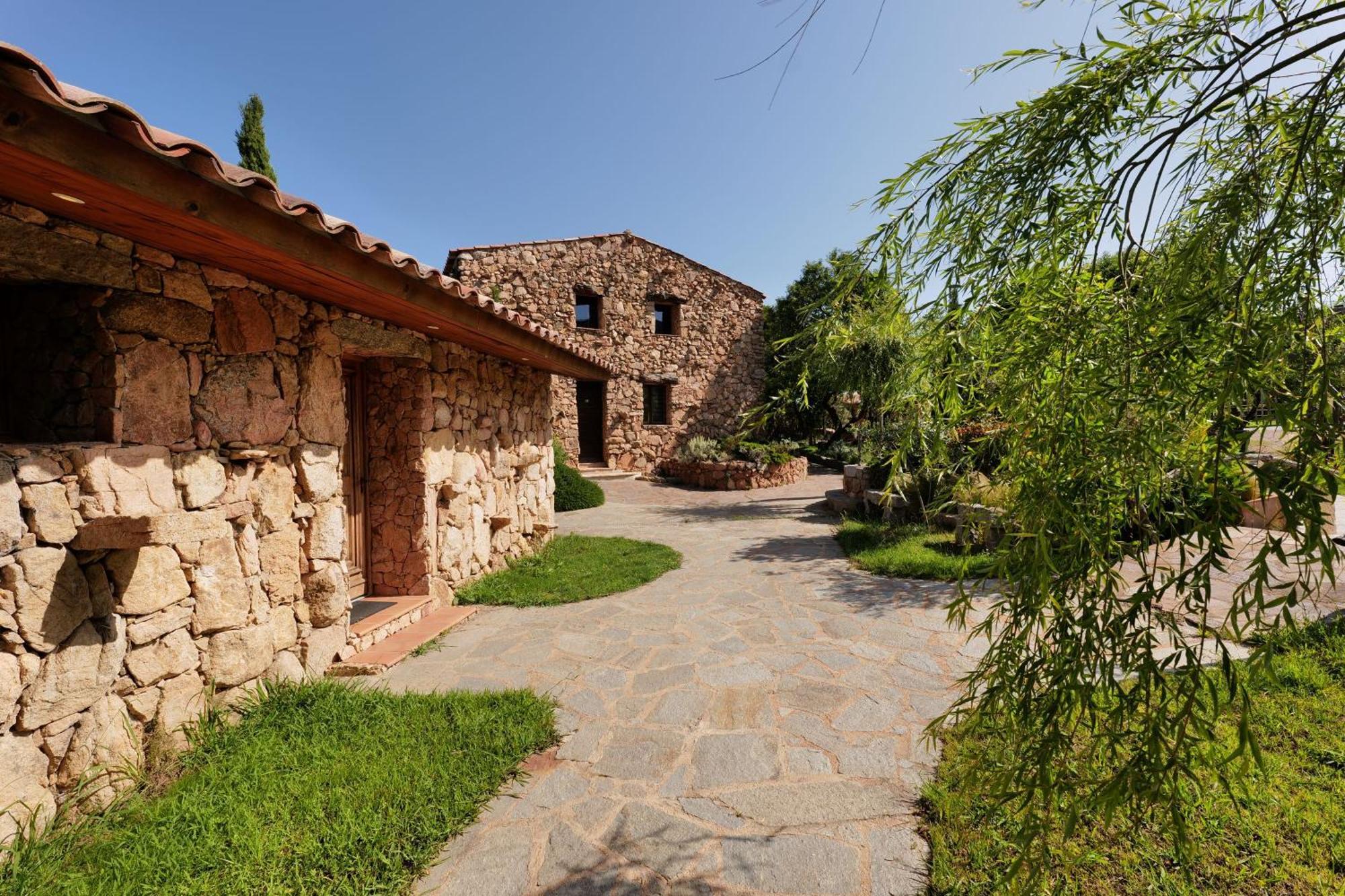 Domaine Pozzo Di Mastri Hotel & Spa Figari  Ngoại thất bức ảnh